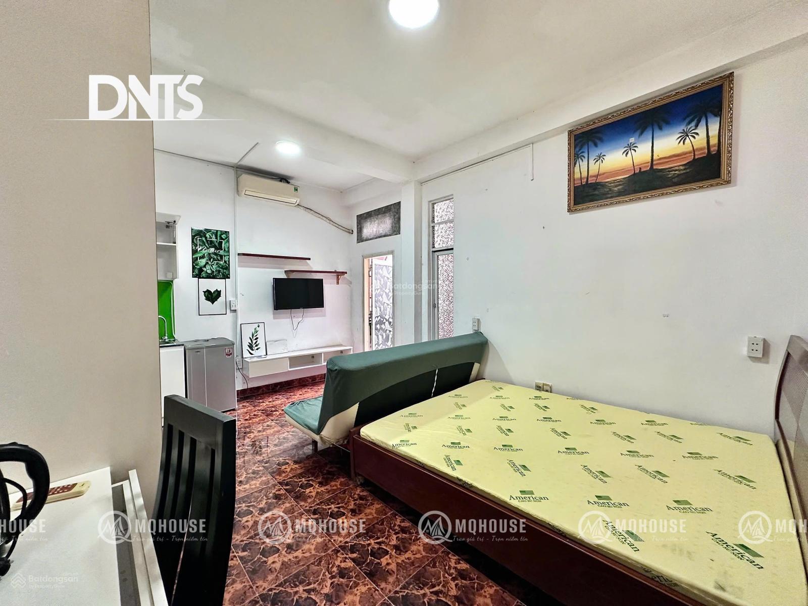 Cho thuê phòng bancony gần Trường Đại Học Văn Lang, Petro Bến Thành Q1