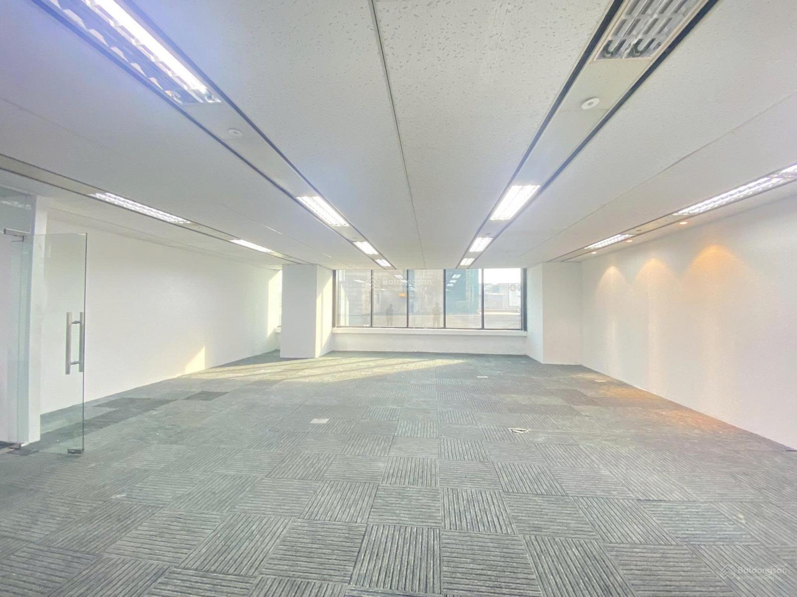 CHO THUÊ MẶT BẰNG KINH DOANH PHỐ ĐƯỜNG LÁNG, DIỆN TÍCH 305M, MẶT TIỀN 16M ĐẸP NHẤT PHỐ