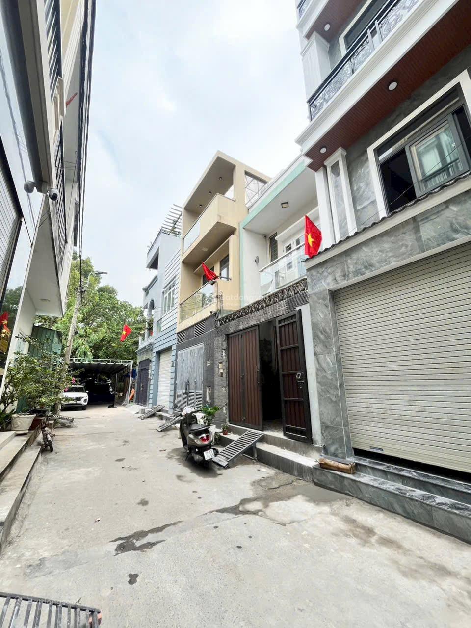 NHÀ 4 TẤM XÂY MỚI SÁT BÊN KHU ĐÔ THỊ VẠN PHÚC NHÀ 4 TẤM XÂY MỚI SÁT BÊN KHU ĐÔ THỊ VẠN PHÚC