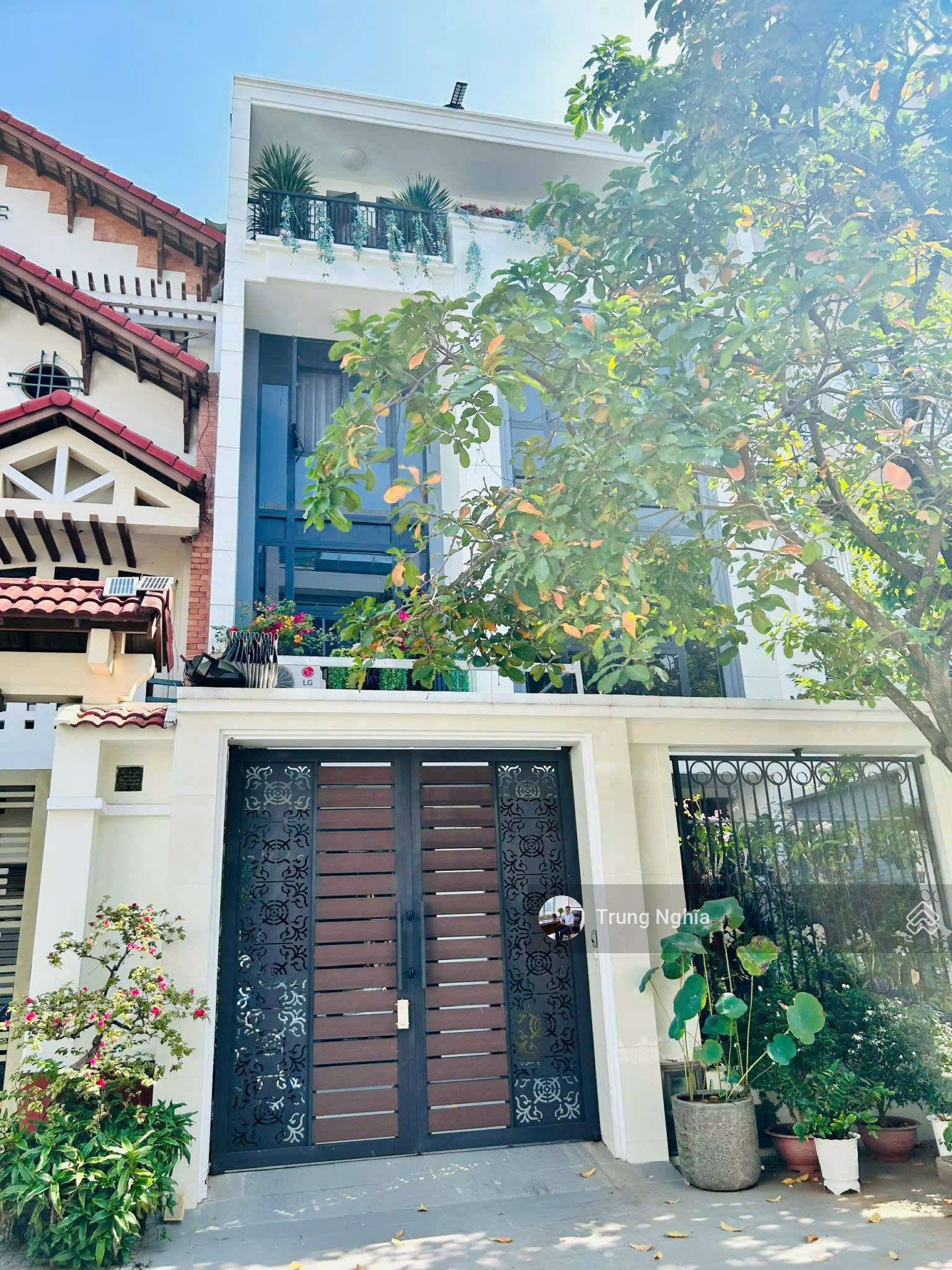 Nhà đường Nguyễn Bỉnh Khiêm diện tích: 7x20m trệt 3 lầu cho thuê