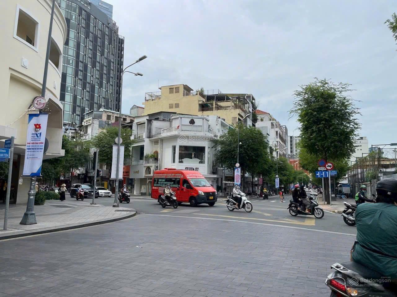 Bán nhà góc 2 mặt tiền Phan Đăng Lưu 8.5x27m - GPXD: hầm 7 lầu - HĐT: 150 tr/tháng - giá: 48 tỷ Bán nhà góc 2 mặt tiền Phan Đăng Lưu 8.5x27m - GPXD: hầm 7 lầu - HĐT: 150 tr/tháng - giá: 48 tỷ