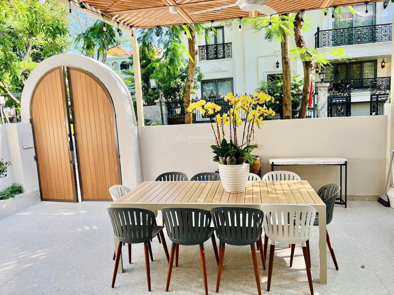 BÁN BIỆT THỰ VƯỜN MỸ THÁI PHÚ MỸ HƯNG - 126m2 - giá bán 40 Tỷ BÁN BIỆT THỰ VƯỜN MỸ THÁI PHÚ MỸ HƯNG - 126m2 - giá bán 40 Tỷ