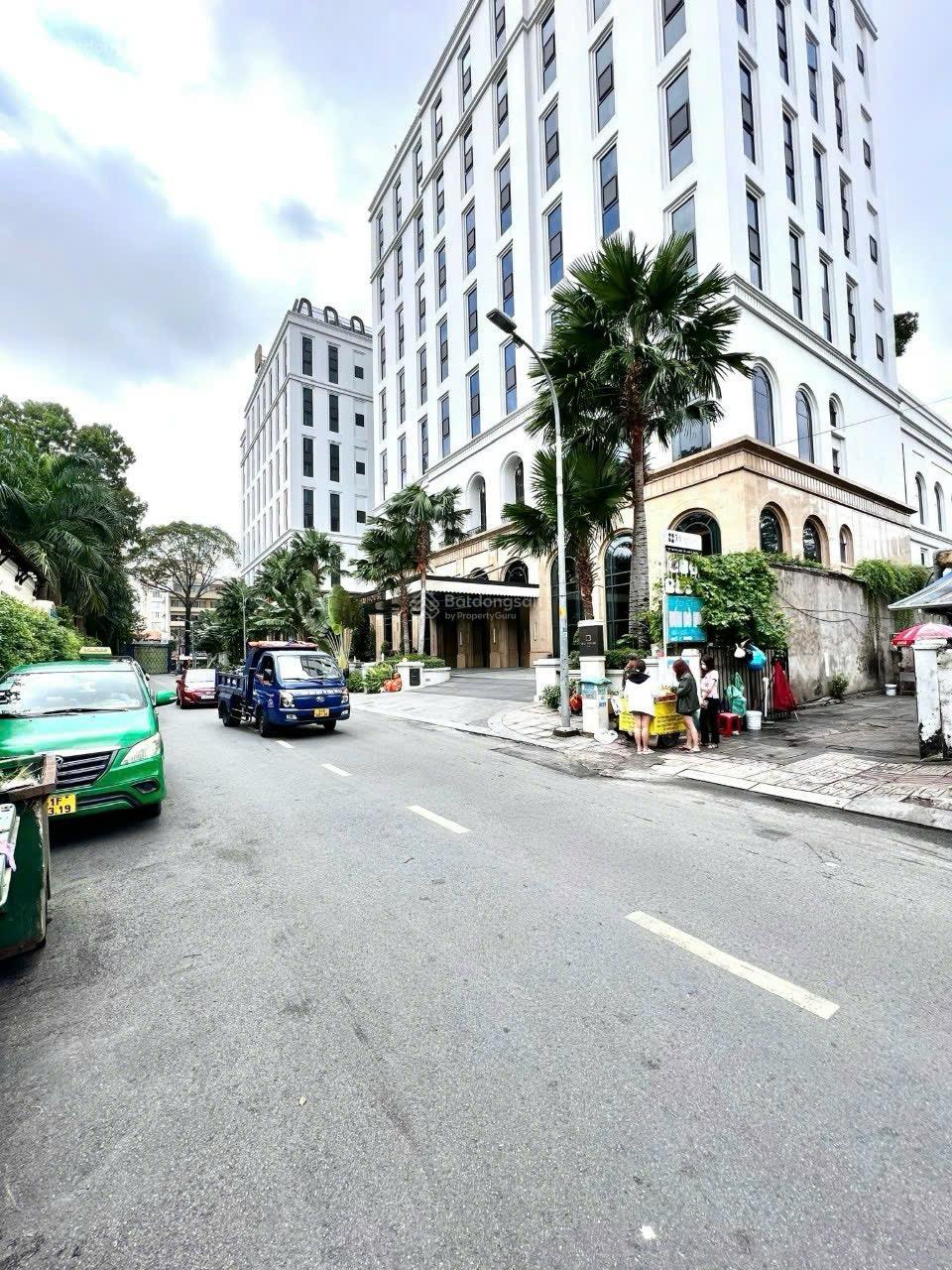 Siêu tốt ! mặt tiền rộng 13m. Điện Biên Phủ, Võ Thị Sáu, Quận 3, 250m2, vuông vức chỉ 99tỷ. Hot !