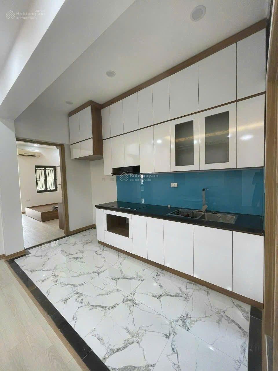 Bán Căn Hộ Tập Thể Phố Chùa Bộc, Thái Hà, 70m2 sử dụng, 3PN, 2wc, Sổ Đỏ CC, NT ở ngay, 5.3 tỷ