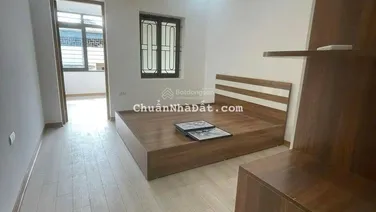 Bán Căn Hộ Tập Thể Phố Chùa Bộc, Thái Hà, 70m2 sử dụng, 3PN, 2wc, Sổ Đỏ CC, NT ở ngay, 5.3 tỷ