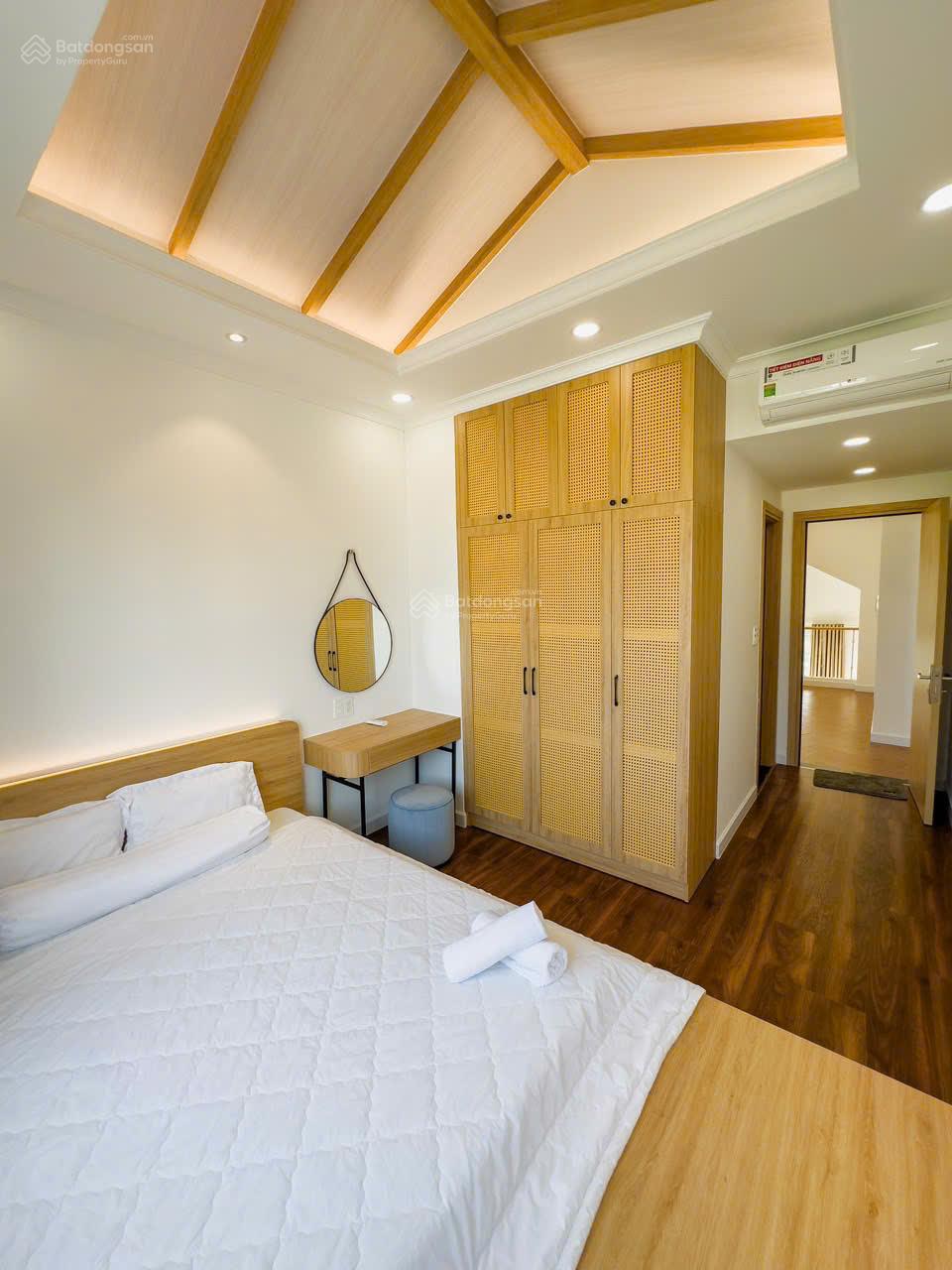 BIỆT THỰ ĐƠN LẬP 200M2 FULL NỘI THẤT CAO CẤP GIÁ CHỈ 6.7 TỶ CẦN BÁN NHANH TRƯỚC TẾT