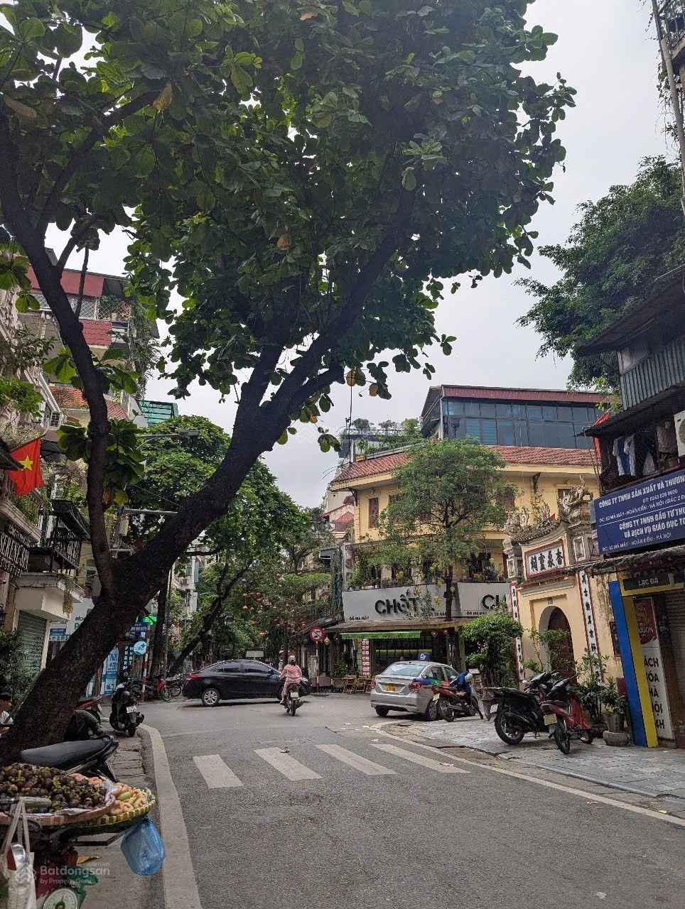 Nhà 1 tầng 140m2, giá 139 tỷ, tại mặt phố Đào Duy Từ