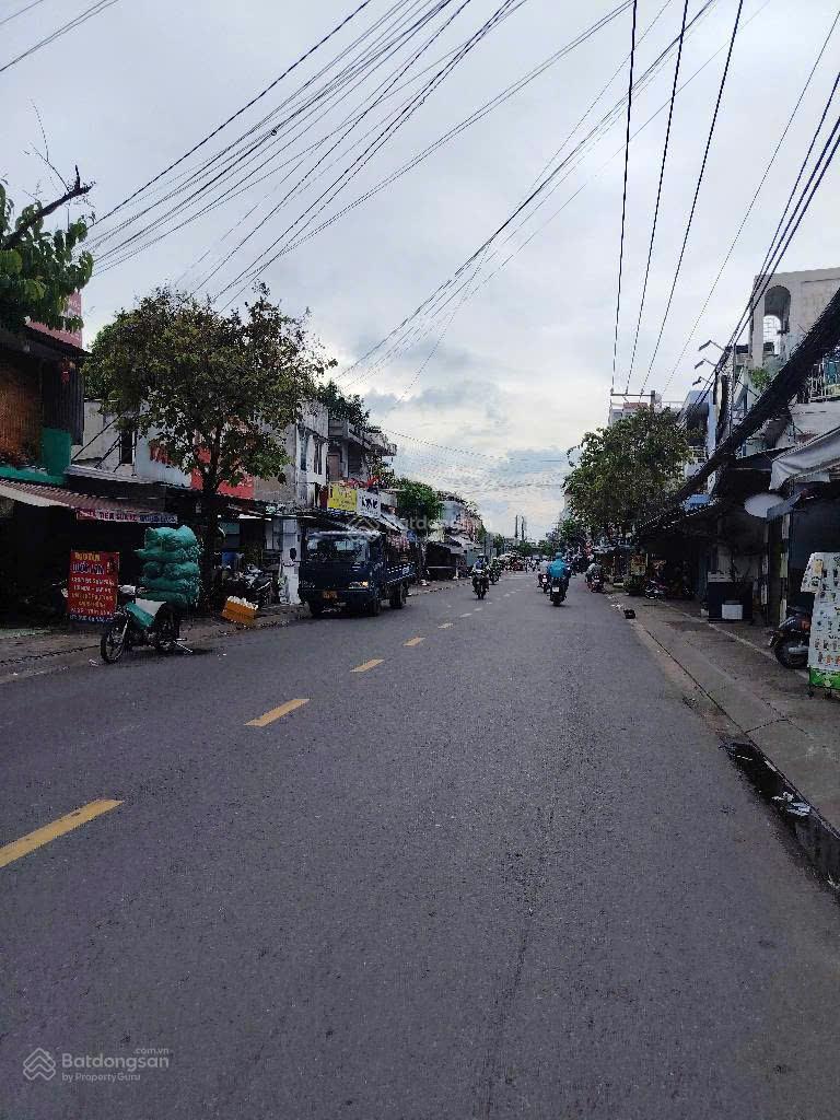 Nhà 165/ Tôn Thất Thuyết, Q4, P15, 66.4m2, 2 tầng 4PN, sân đậu 6 xe, giá 4.8 tỷ Nhà 165/ Tôn Thất Thuyết, Q4, P15, 66.4m2, 2 tầng 4PN, sân đậu 6 xe, giá 4.8 tỷ