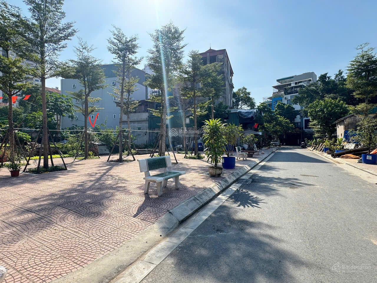 Chính chủ Bán Đất Lô góc 54 M gần đường Lê Trọng Tấn-Đường Ô tô tránh-Kinh doanh đông đúc-13.5 tỉ