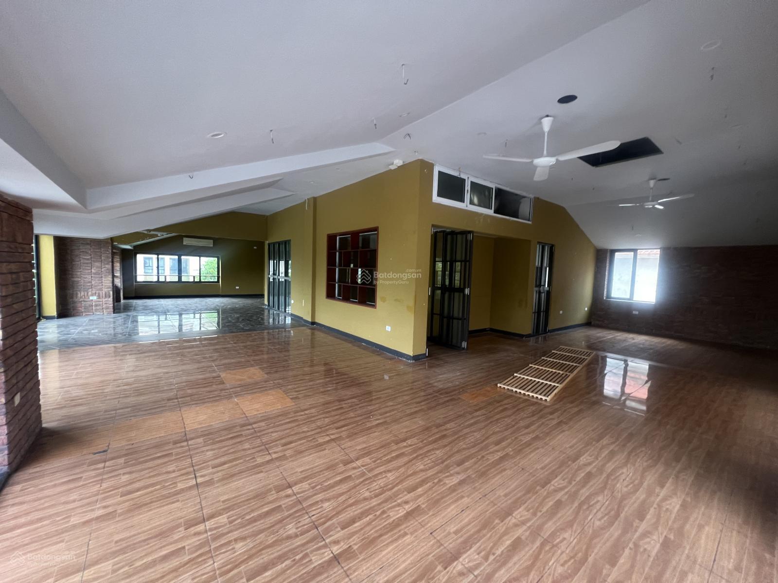 Cho thuê Nhà mặt phố Nguyễn Hữu Huân,Diện tích 45m2 x 3 tầng, Mặt tiền 3,5m, mô hình gì cũng đc