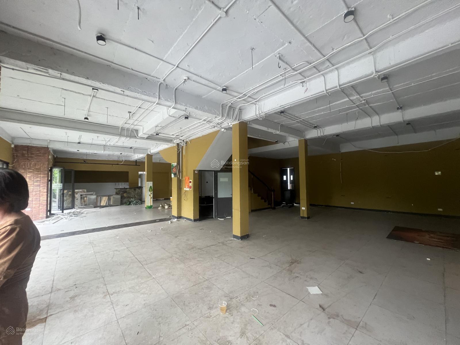 Cho thuê Nhà mặt phố Nguyễn Hữu Huân,Diện tích 45m2 x 3 tầng, Mặt tiền 3,5m, mô hình gì cũng đc