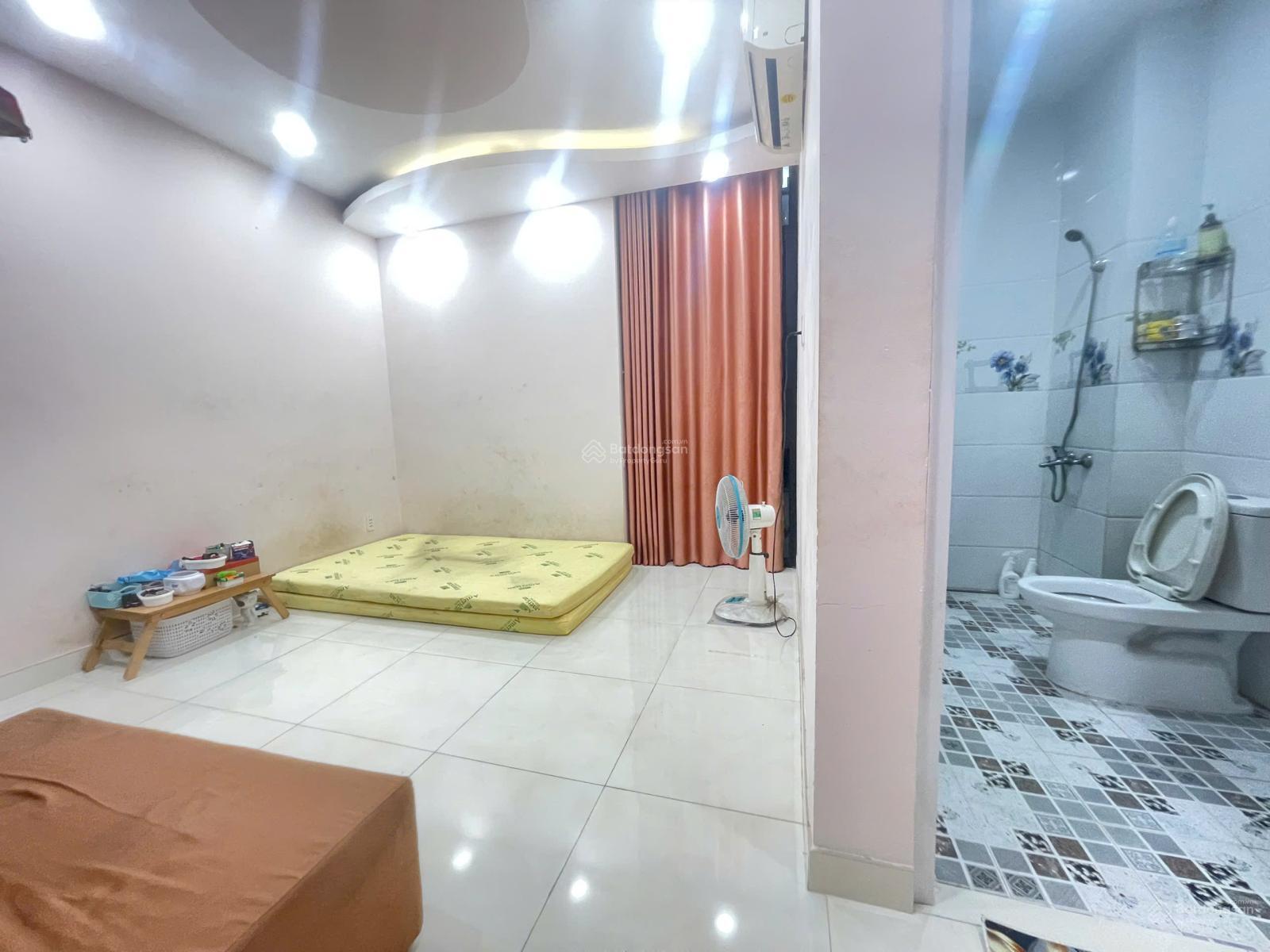 Cho thuê phòng dịch vụ, Cát Lái, Q2 - NT cơ bản có máy lạnh, tolet riêng.