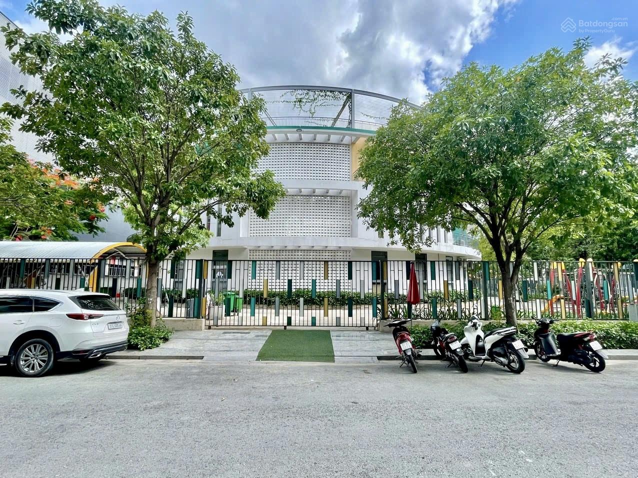 Cho thuê văn phòng 35m2 có ban công, máy lạnh, lối đi riêng biệt. Giá chỉ 6.5 triệu/th