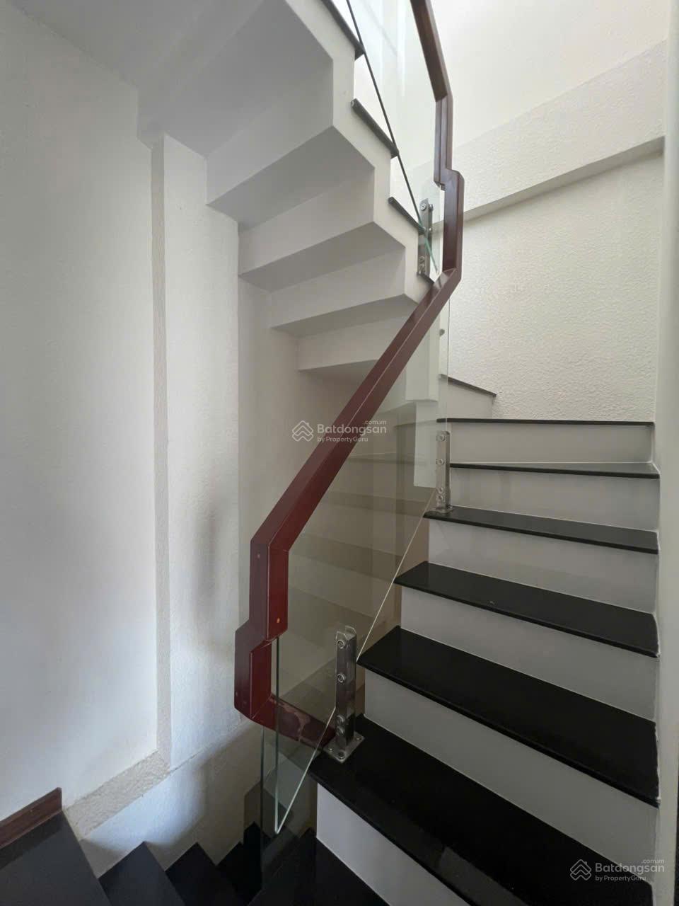 Bán nhà HXH đường Tô Hiến Thành Q10 ngang 6m giá 9 tỷ