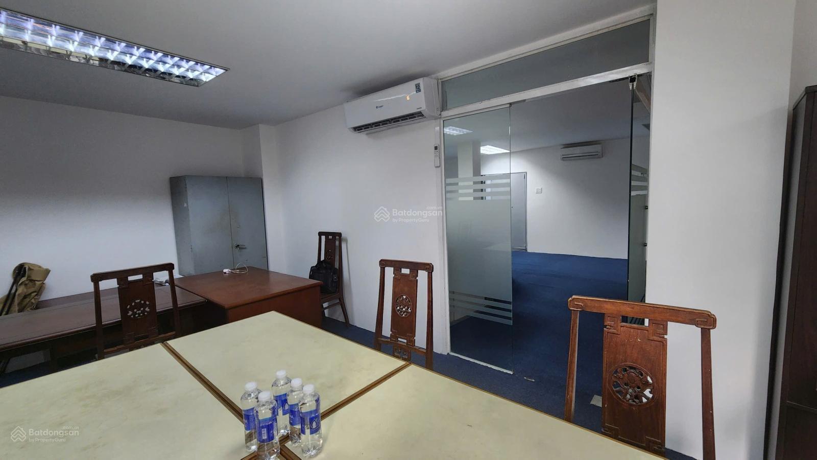 Cho thuê gấp nhà mặt phố Lê Lợi, 450m2, 180 triệu VND tại Bến Thành, Quận 1, TP.HCM