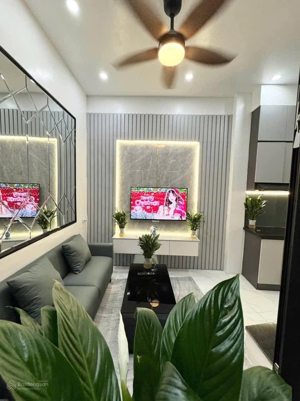 Nhà cực đẹp phố Văn Chương, Đống Đa. Diện tích 16n2, 4 tầng, lô góc cách phổ chỉ 20m, giá 3.9 tỷ