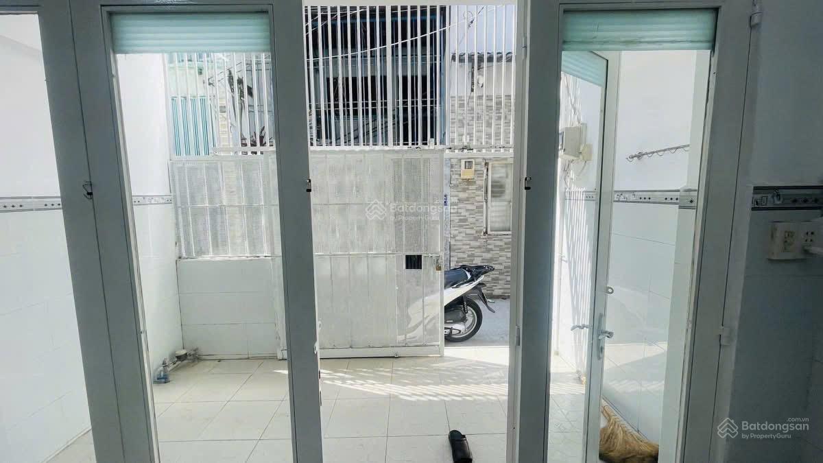 Nhà ngay UBND Phường Trường Thọ, giá 4,85tỷ