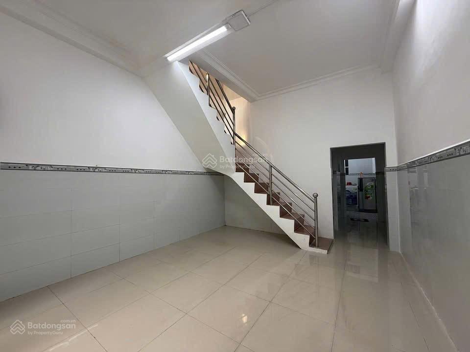 Nhà ngay UBND Phường Trường Thọ, giá 4,85tỷ