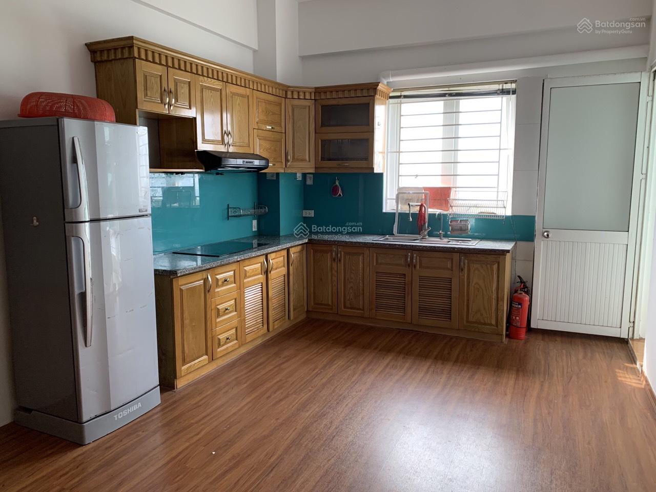 Chính chủ cho thuê căn hộ tập thể ngõ 238 Tân Mai, 2PN, giá 5.5tr. Giao nhà ngay