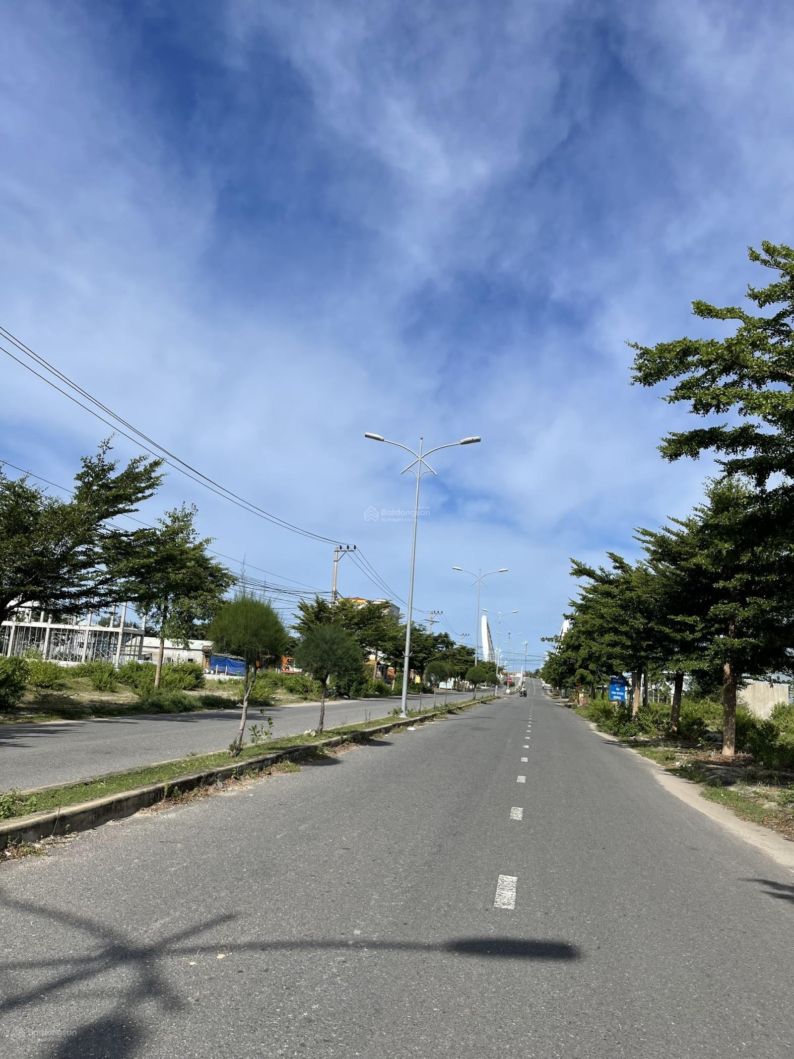 Hot! 4.7 tỷ, 120m2, đường 2 làn 27m, thông thẳng xuống biển Viêm Đông, Đà Nẵng 1km