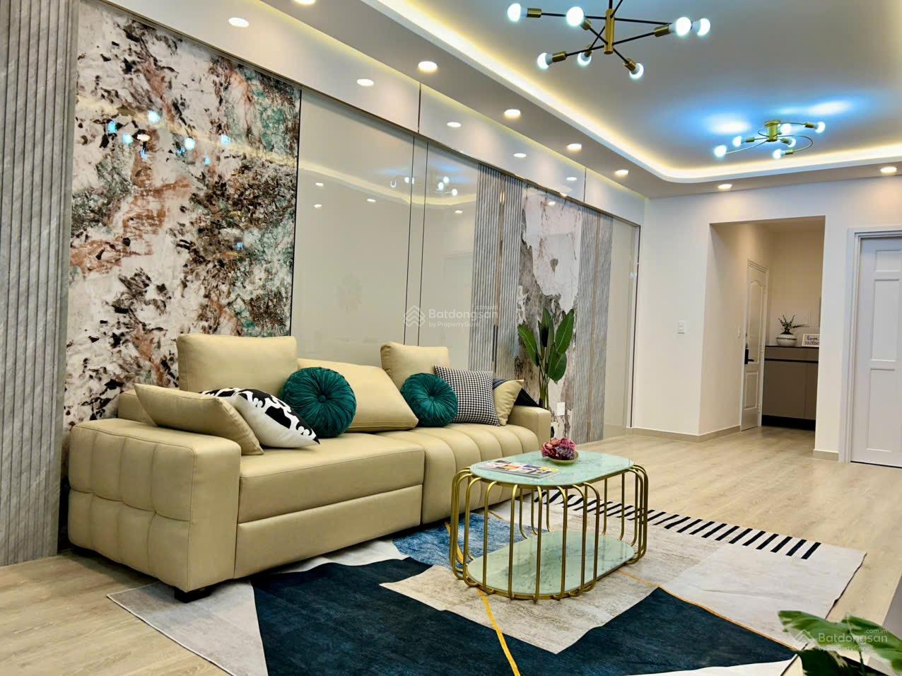 Cần bán gấp Mỹ Khánh 4B Nguyễn Đức Cảnh, PMH, Q7, 113m, 3PN, 2WC, 11.5ty, cho thuê 1.150$, nhà đẹp