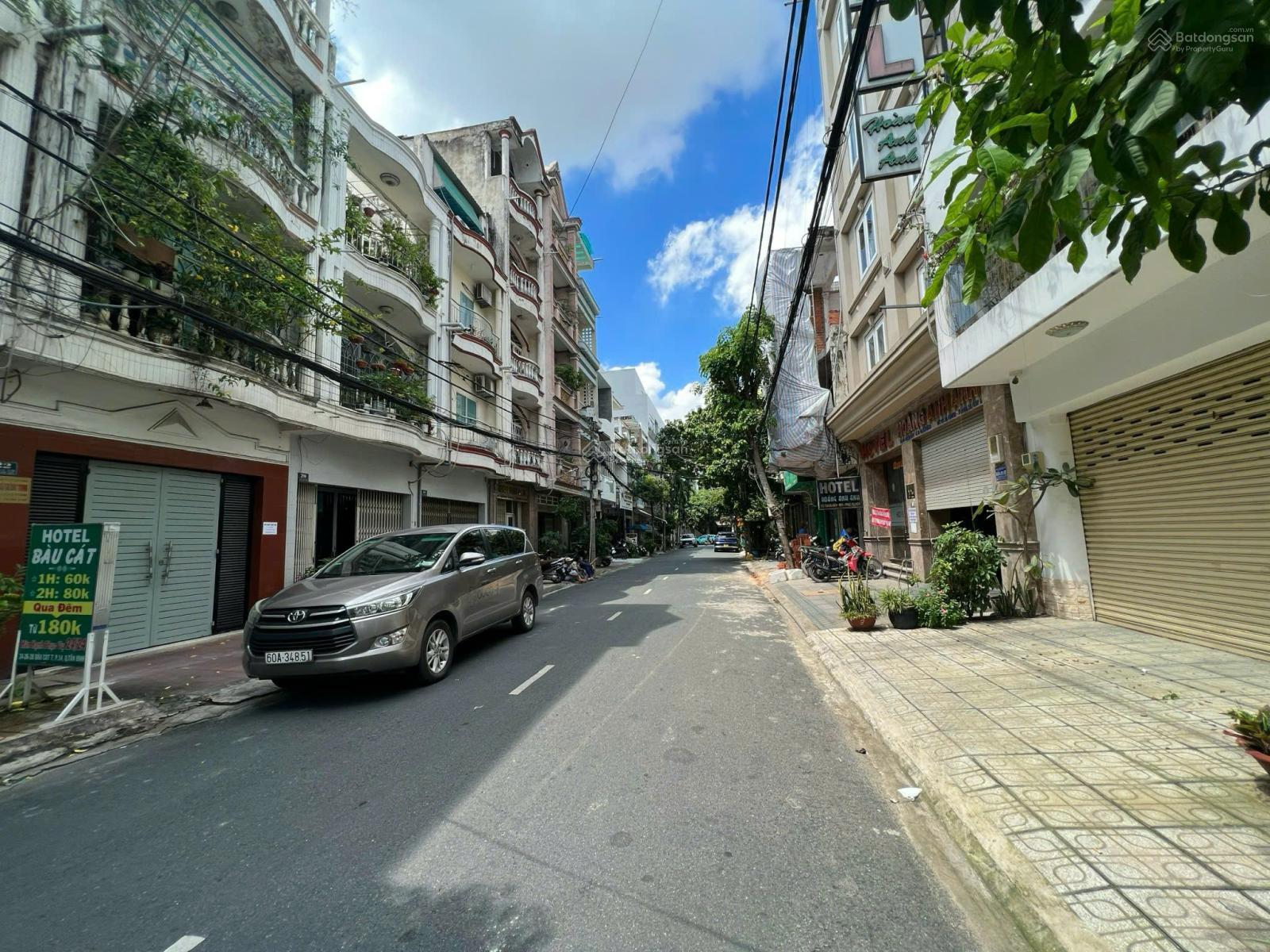 Mặt tiền kinh doanh giao Nguyễn Hồng Đào - Trương Công Định - dt 4.5x20m - 4 tầng chỉ nhỉnh 16 tỷ