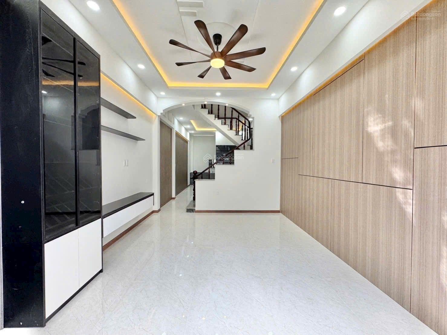 Nhà phố ngay Hội Trường Đông Hòa Dĩ An TP HCM