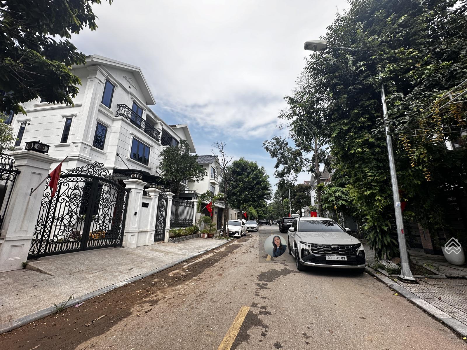 CHO THUÊ BIỆT THỰ VĂN PHÚ - HÀ ĐÔNG 255M2, NHÀ THÔ - ĐIỆN NƯỚC ĐẦY ĐỦ 15TR/THÁNG