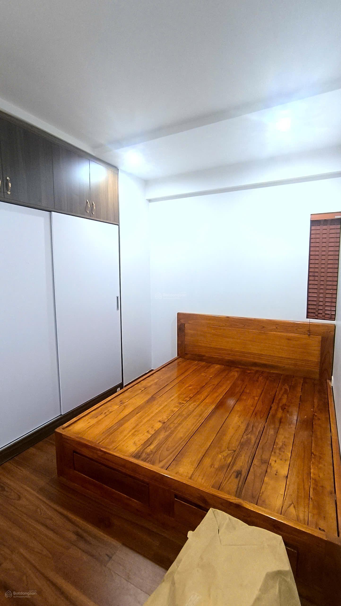 Cho thuê chung cư 8C Tạ Quang Bửu HBT, 68m2, 2 PN, 1 vệ sinh full đồ nhà mới 11 tr