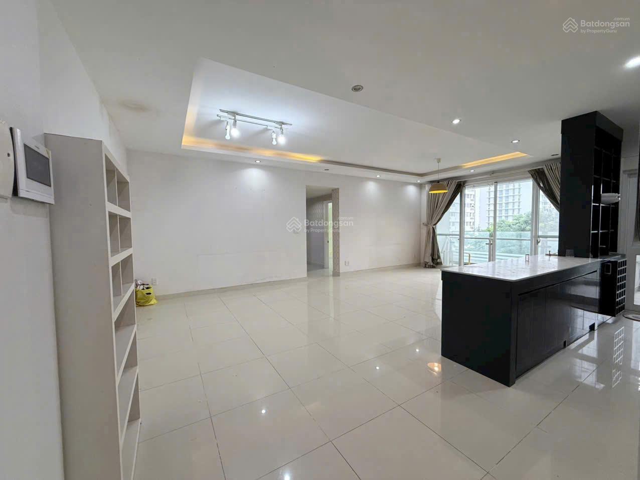 Gấp. Giảm giá bán gấp căn hộ Riverpark Residence, căn góc, liền kề công viên, giá 15,8 tỷ