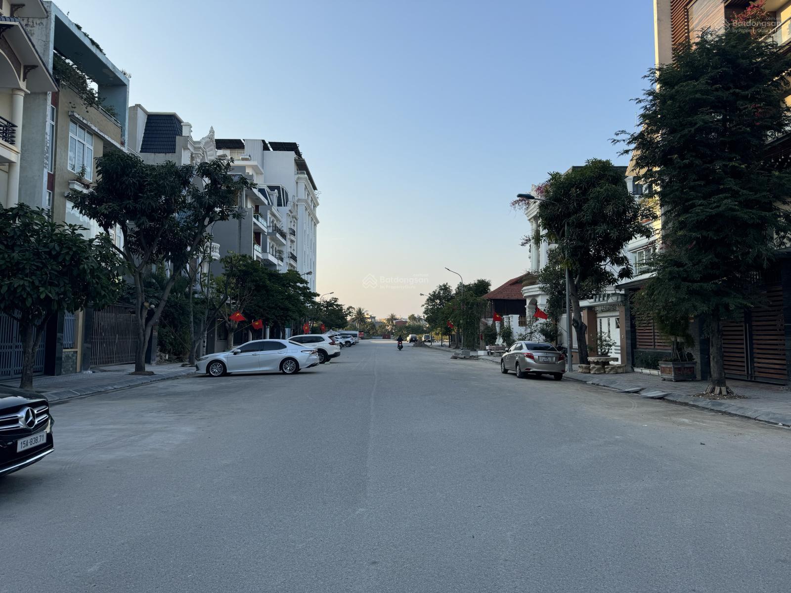 Chuyển nhượng lô đất tặng căn biệt thự giá tốt nhất Lê Hồng Phong