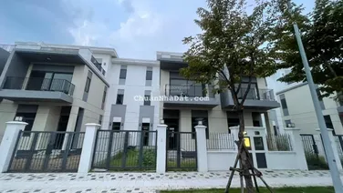 Nhà phố 8x20m giá bán 7,950 tỷ toàn giá, nhận nhà ngay, đường 14m, hướng Đông Bắc, gần công viên.