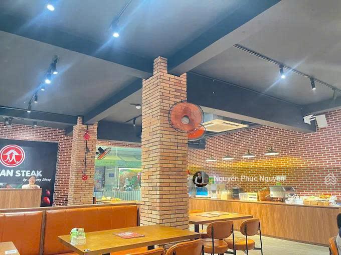 Cho thuê nhà góc 2 MT Sư Vạn Hạnh, P.12, Q.10 DT trệt 10x12m, DT lầu 30x12m trệt 1 lầu giá 150tr