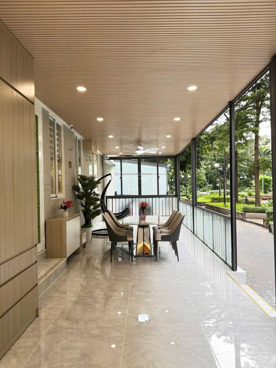 Cần bán gấp ground house căn hộ dưới đất SKy3, PMH, Q7, 78m2, 3PN, 2WC, 9tỷ8 đang HĐT 39tr, nhà đẹp Cần bán gấp ground house căn hộ dưới đất SKy3, PMH, Q7, 78m2, 3PN, 2WC, 9tỷ8 đang HĐT 39tr, nhà đẹp