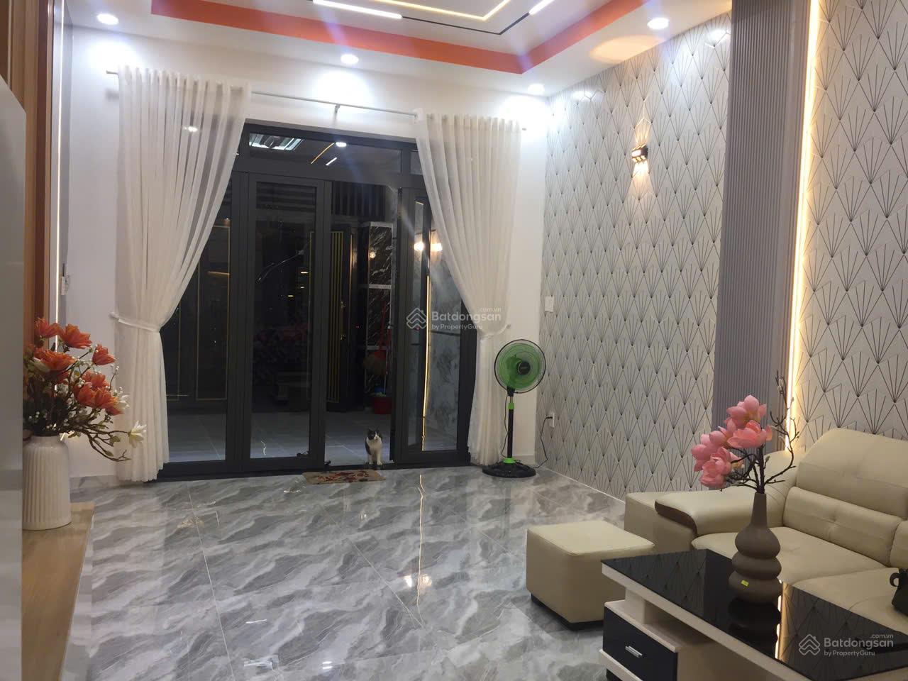 3 TẦNG 4X18, HẺM OTO 1/ NHÀ NHƯ MỚI, CHỢ PHẠM VĂN BẠCH 7.3 TỶ