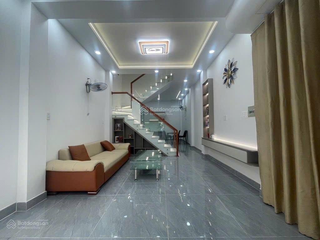 Bán Gấp Nhà 3 tầng 4PN 44m2 Nguyễn Văn Khối, Gò Vấp. Hẻm xe hơi 4m, Hoàn công đủ. Giá chỉ 5.950 tỷ