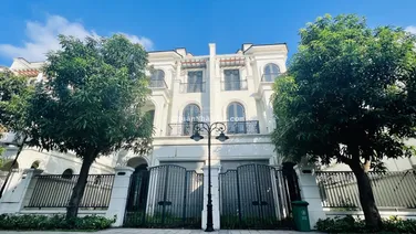 Bán biệt thự song lập góc Ngọc Trai 150m2, gần vườn hoa. Giá 39 tỷ