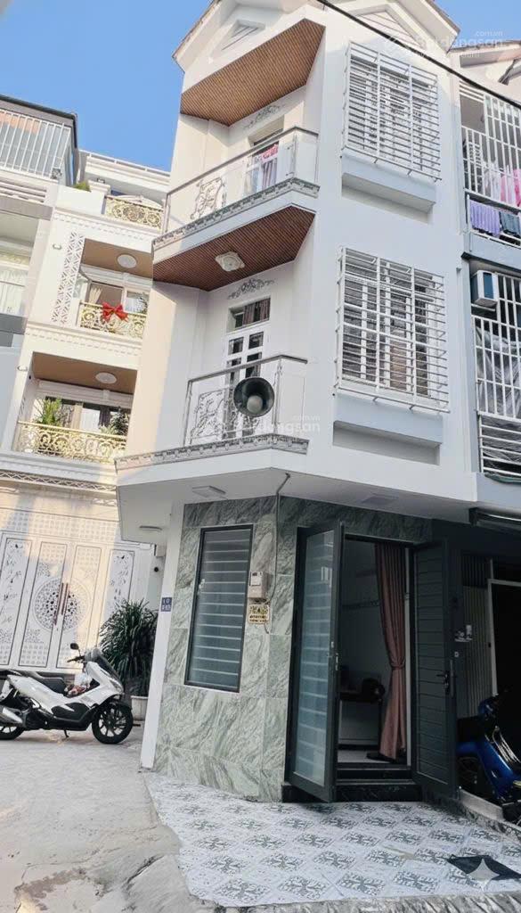Nhà 1 trệt 2 lầu Huỳnh Tấn Phát Nhà Bè, căn góc hẻm 6m, 4PN, xe hơi đỗ cửa