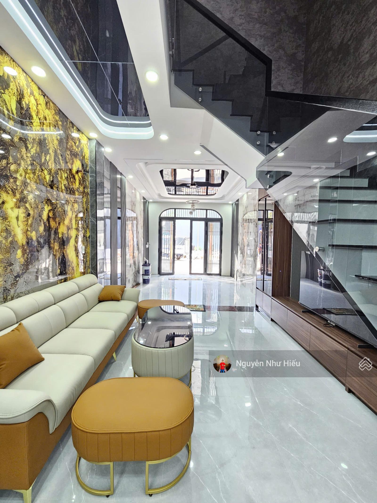 Bán nhà 1 trệt 2 lầu trục chính Phú Hồng Lộc P. Thuận Giao, TP. Thuận An