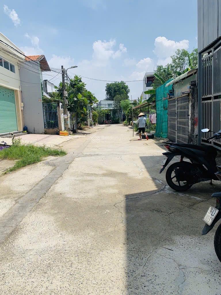 Nhà mới đường 8m, ngang nở hậu 6.5m, DT 127m2, 2 tầng, xe hơi trong nhà, giá 5.5 tỷ Nhà mới đường 8m, ngang nở hậu 6.5m, DT 127m2, 2 tầng, xe hơi trong nhà, giá 5.5 tỷ