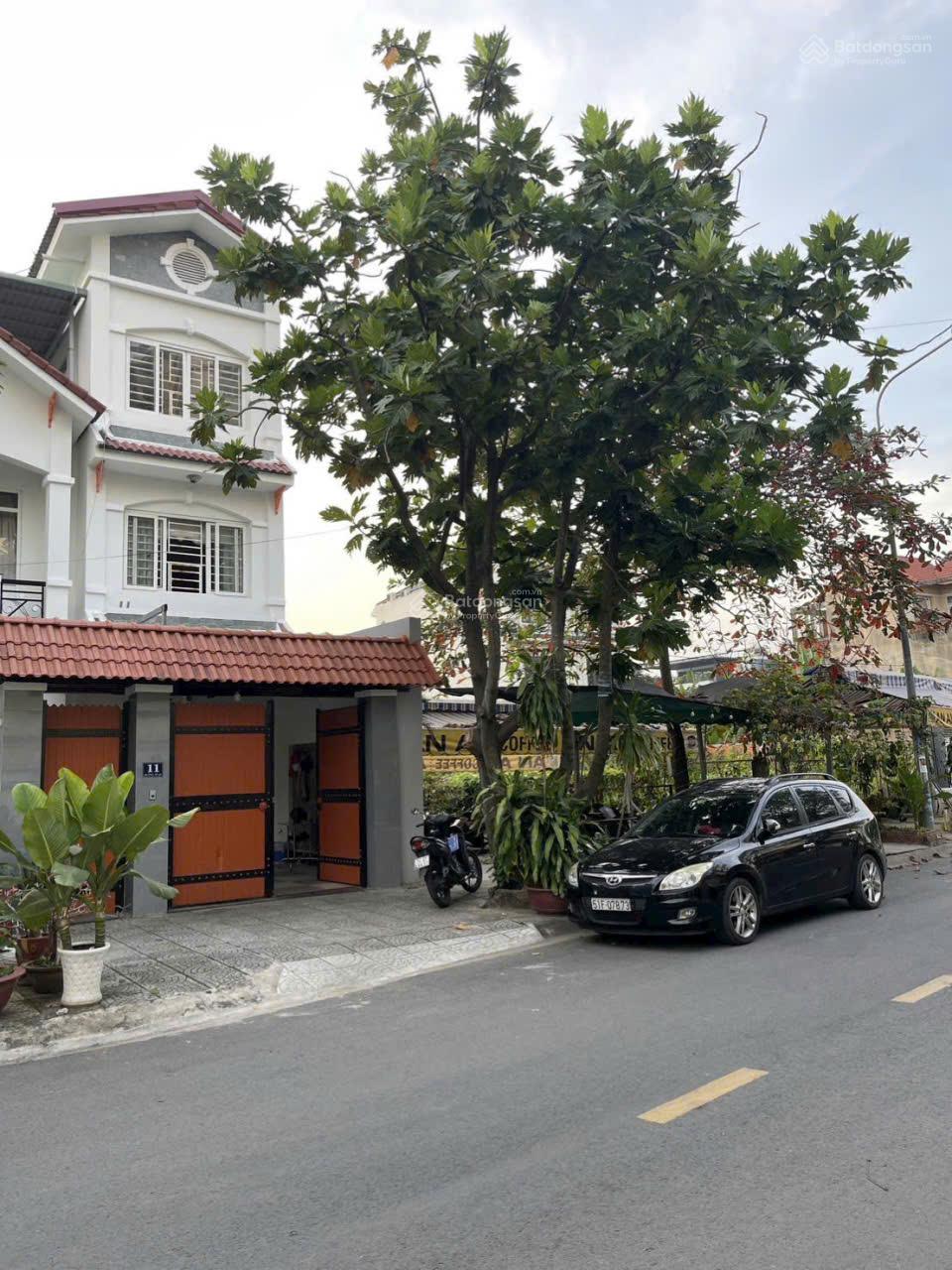 Bán biệt thự 2 mặt tiền mặt tiền đường 63 p. Bình Trưng quận 2