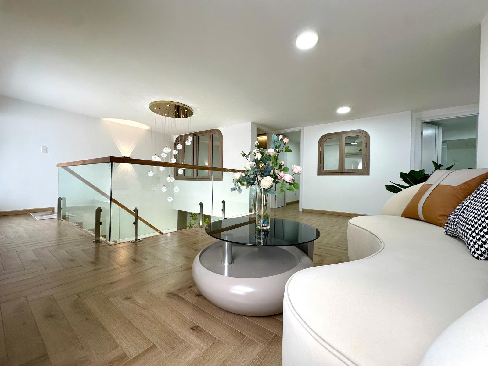 Cần bán lửng Sky1 căn góc 91m2 + 70 lửng = 161m2, 5PN, 4WC, 9tỷ9, có HDT 45tr, nhà đẹp, khu an ninh