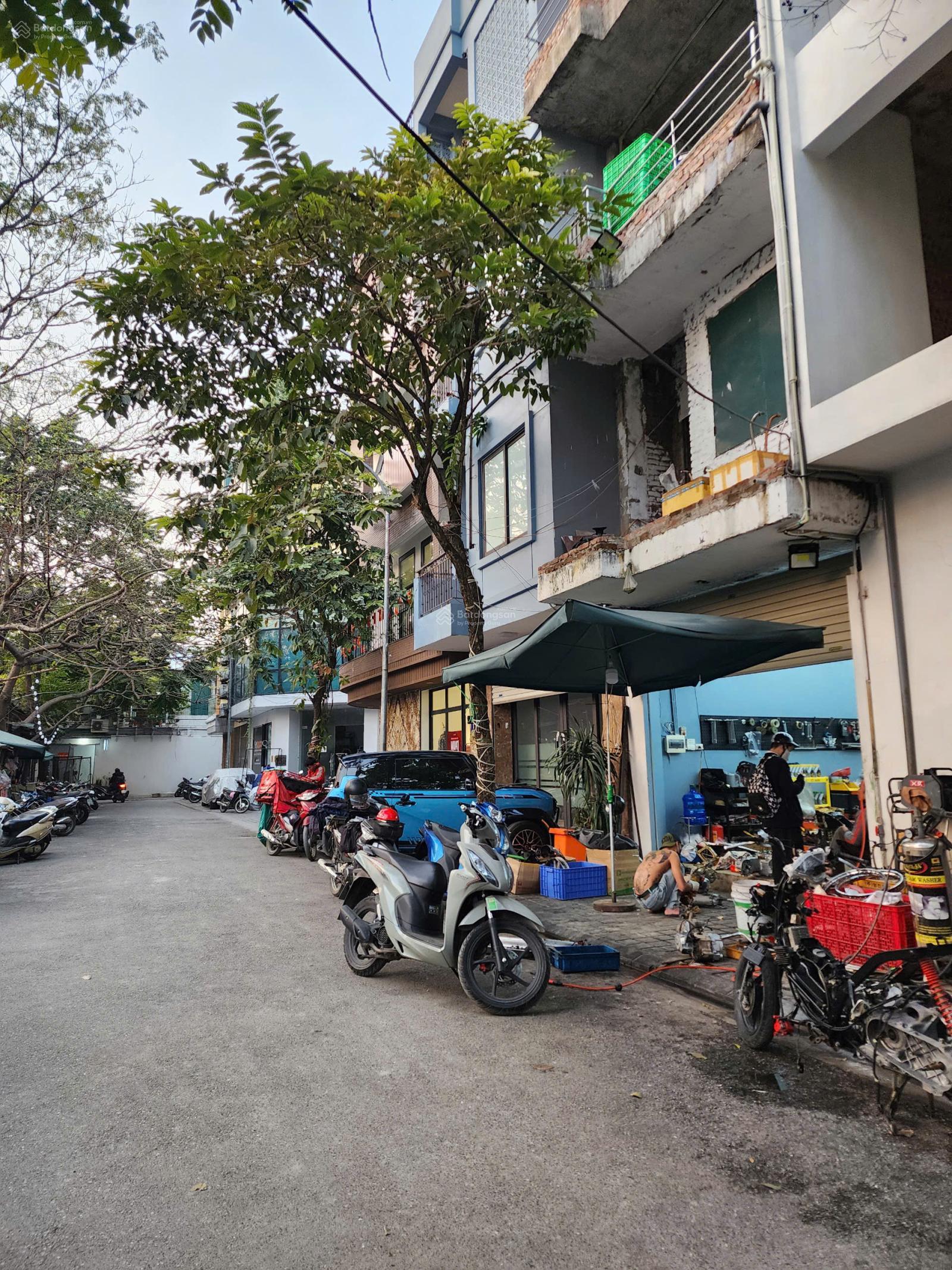 Bán nhà phân lô Lê Văn Lương, Thanh Xuân, 62m2 x 4 tầng, giá 21 tỷ, đường rộng ô tô tránh nhau