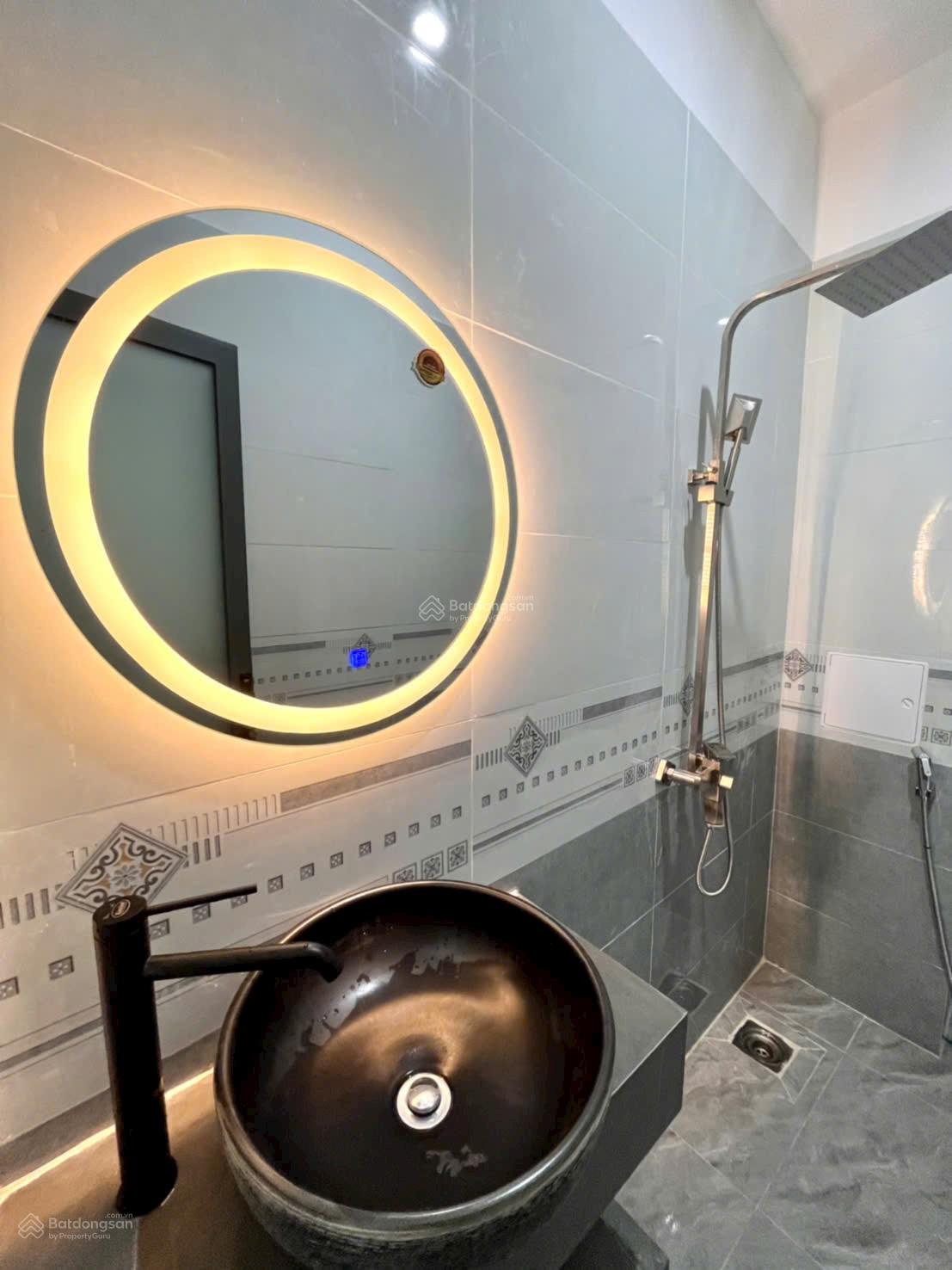 Cần bán nhà phố 1 trệt 1 lửng 1 lầu trung tâm Thủ Dầu Một mới 100% bàn giao full nội thất Cần bán nhà phố 1 trệt 1 lửng 1 lầu trung tâm Thủ Dầu Một mới 100% bàn giao full nội thất