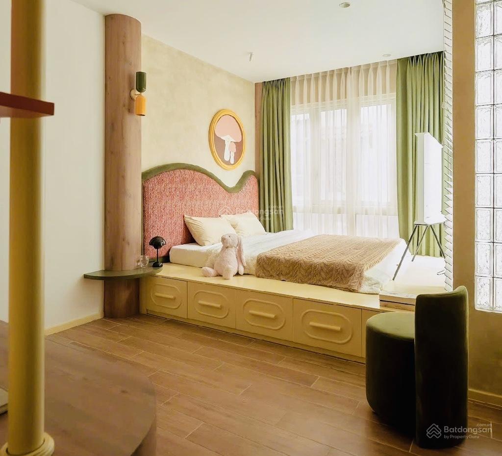 BÁN NHÀ ĐƯỜNG THÀNH THÁI QUẬN 10,NHÀ 5 TẦNG BTCT 4x10m-NỘI THẤT CAO CẤP,THANG MÁY XỊN- GIÁ 10,6 tỷ