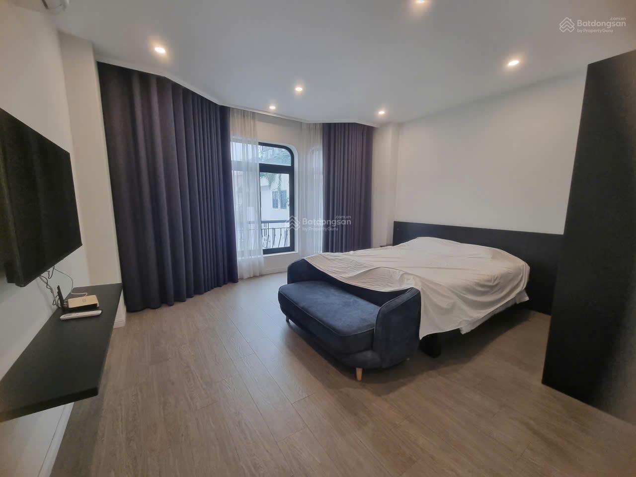 Cho thuê căn hộ dịch vụ 2 ngủ 75m2 full đồ phố Nguyễn Sơn gần Đoàn bay 918 giá 15 triệu: 0916 393 ***