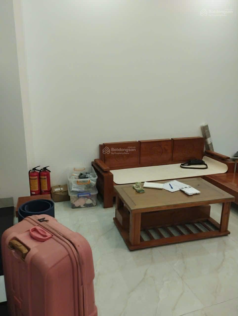 Cho thuê nhà 3 tầng 4 phòng ngủ, mặt tiền đường 7m5, Khu Đô Thị Nam Việt Á