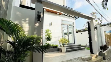 Nhà mới xây xã Vĩnh Trung cách đường 23/10 chỉ 50m. 0905 081 ***