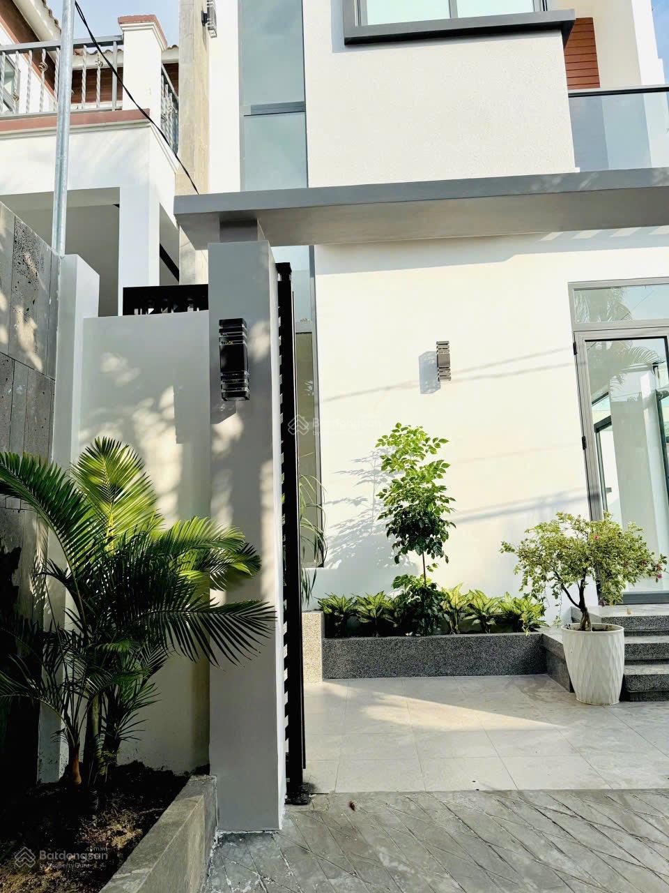 Nhà mới xây xã Vĩnh Trung cách đường 23/10 chỉ 50m. 0905 081 *** Nhà mới xây xã Vĩnh Trung cách đường 23/10 chỉ 50m. 0905 081 ***