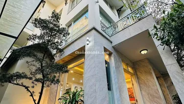 Biệt thự cạnh Vinhomes riverside 56tỷ 179m2, vỉa hè, lô góc, thang máy. Hiện đại Full nội thất xịn